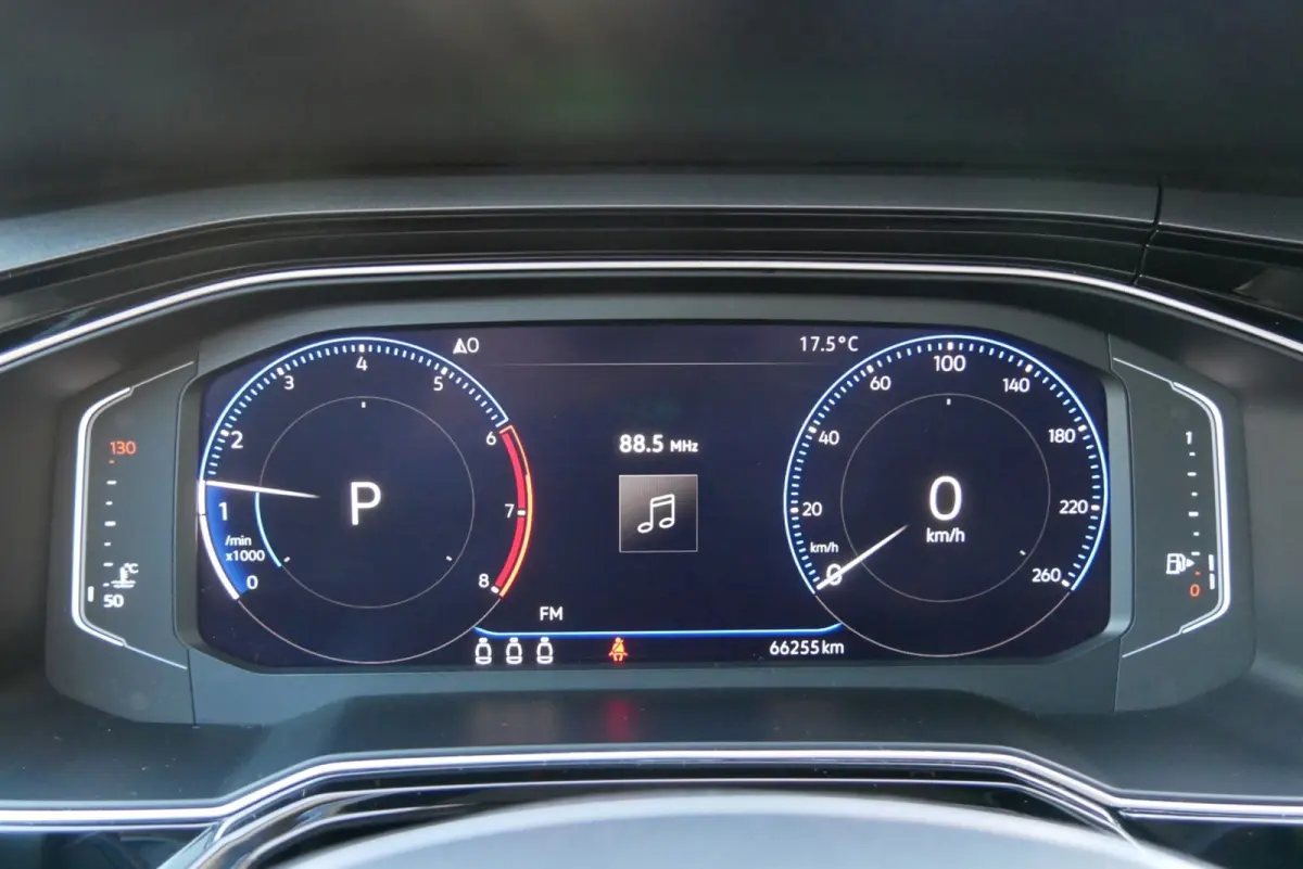 1.0 TSI Beats.R-line. automaat.led.digitaal dashboard. stoelverwarming