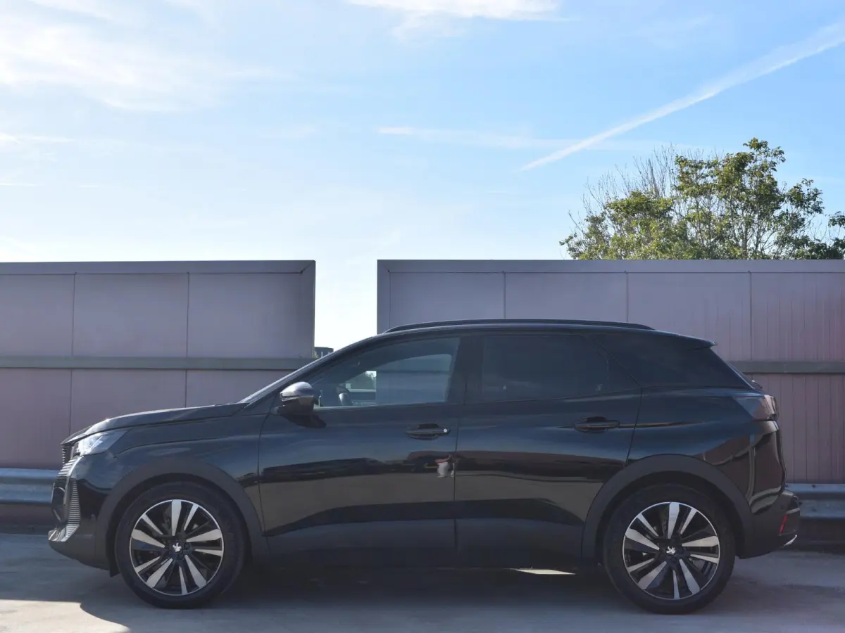 1.2 PureTech GT | 130 PK | AUTOMAAT | ADAPTIVE CRUISE CONTROL | NAVI | PARKEERSENSOREN MET CAMERA | CLIMATE CONTROL |