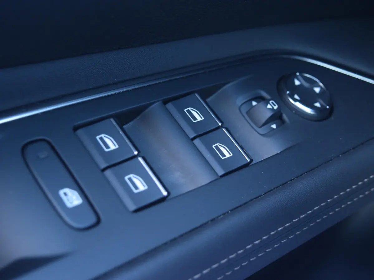 1.2 PureTech GT | 130 PK | AUTOMAAT | ADAPTIVE CRUISE CONTROL | NAVI | PARKEERSENSOREN MET CAMERA | CLIMATE CONTROL |