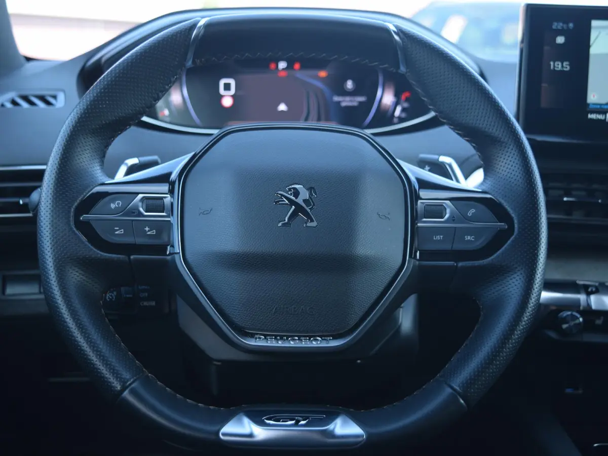 1.2 PureTech GT | 130 PK | AUTOMAAT | ADAPTIVE CRUISE CONTROL | NAVI | PARKEERSENSOREN MET CAMERA | CLIMATE CONTROL |