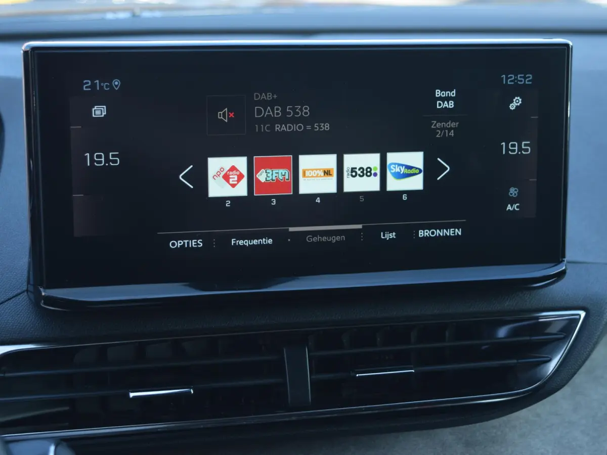 1.2 PureTech GT | 130 PK | AUTOMAAT | ADAPTIVE CRUISE CONTROL | NAVI | PARKEERSENSOREN MET CAMERA | CLIMATE CONTROL |