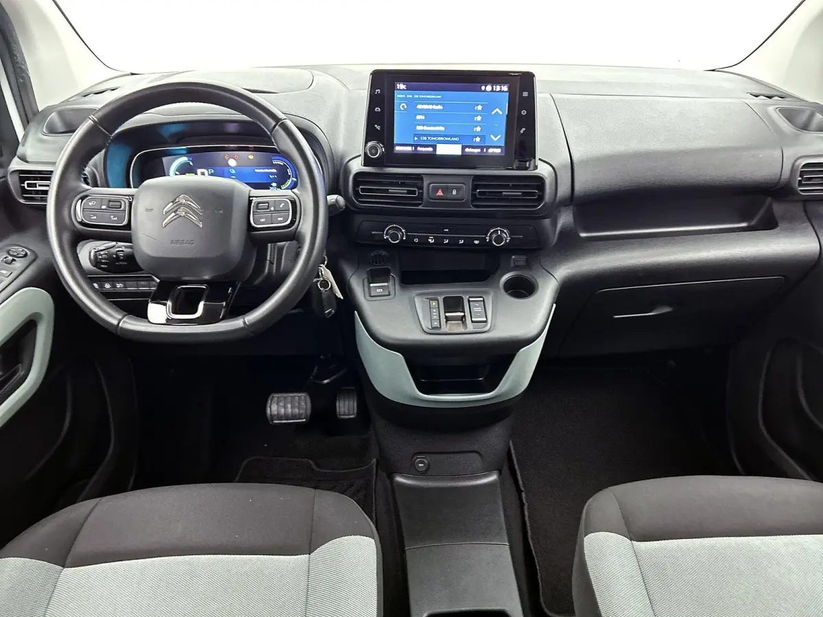 XL 136pk Feel 7p. 50 kWh Automaat | Apple Carplay/Android Auto | Airco | Cruise Control | Parkeersensoren | IsoFix |