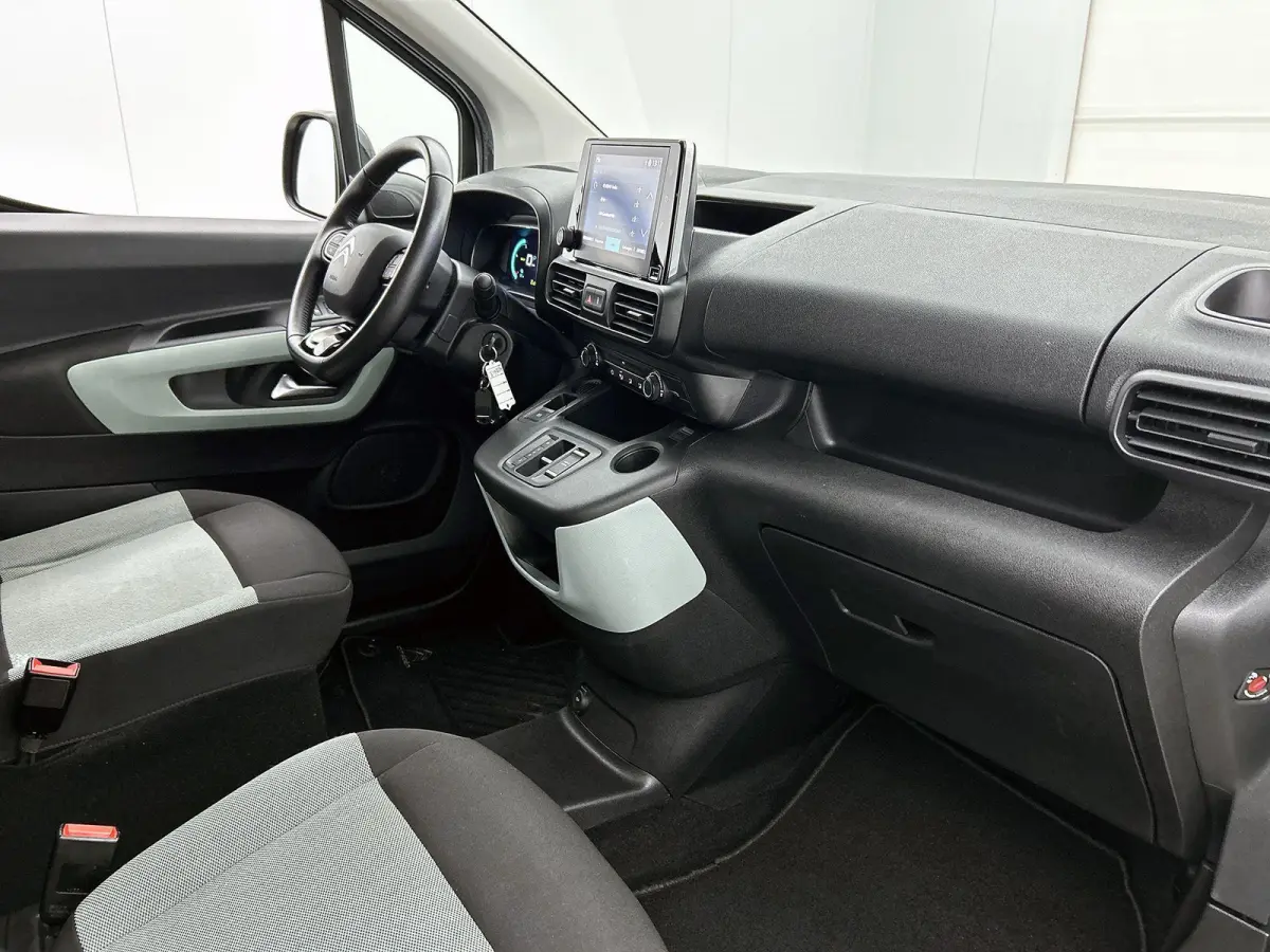 XL 136pk Feel 7p. 50 kWh Automaat | Apple Carplay/Android Auto | Airco | Cruise Control | Parkeersensoren | IsoFix |