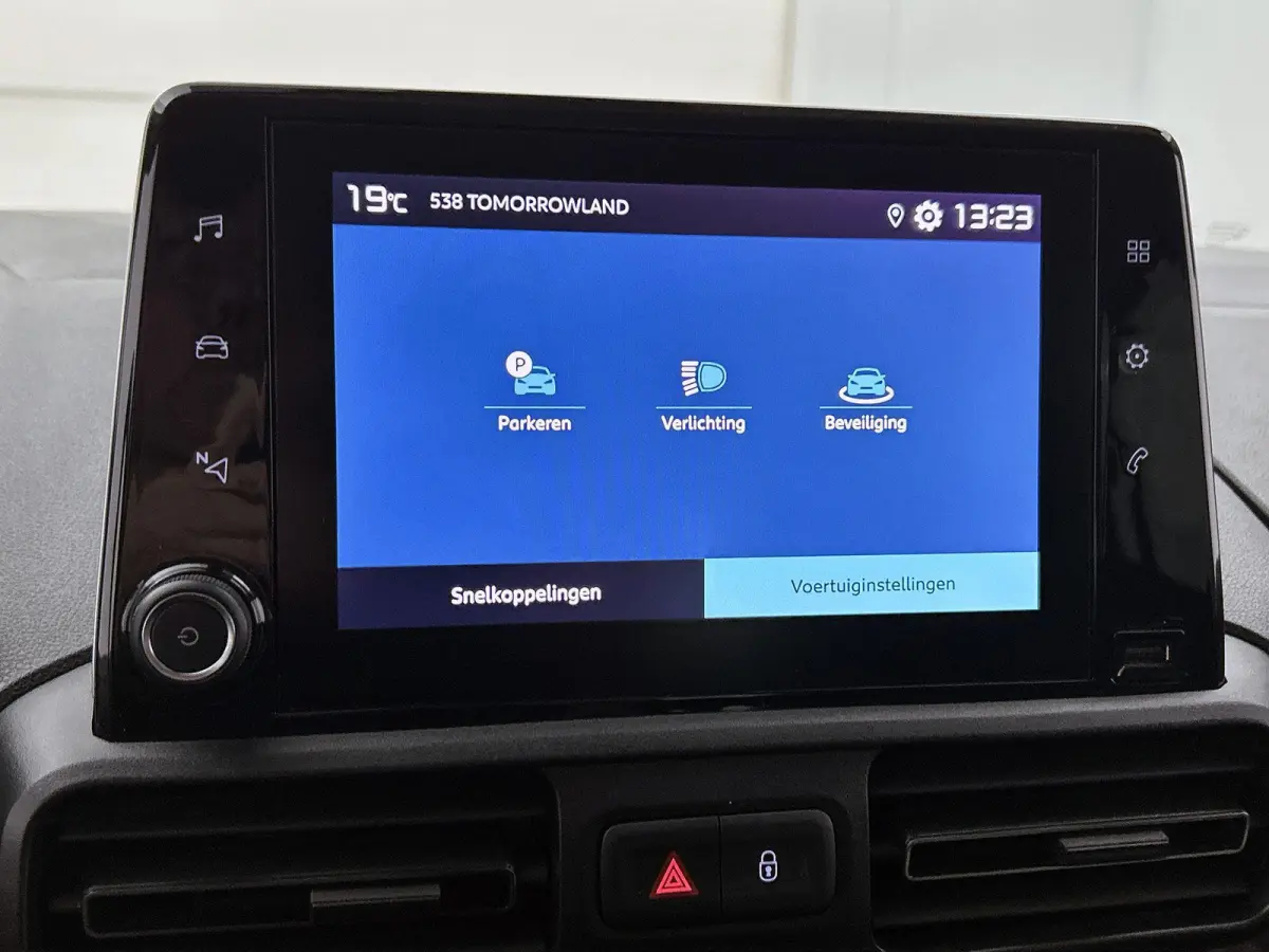 XL 136pk Feel 7p. 50 kWh Automaat | Apple Carplay/Android Auto | Airco | Cruise Control | Parkeersensoren | IsoFix |