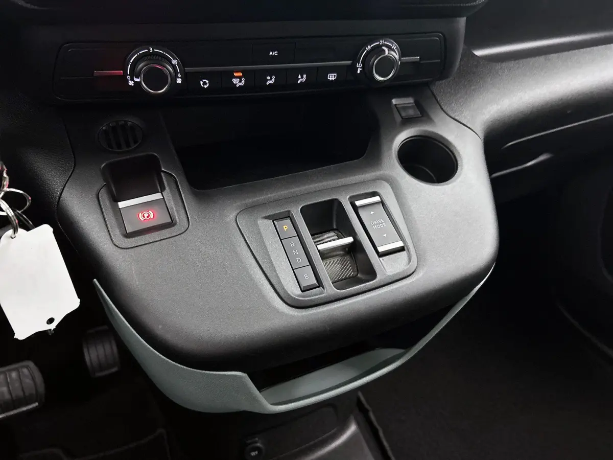 XL 136pk Feel 7p. 50 kWh Automaat | Apple Carplay/Android Auto | Airco | Cruise Control | Parkeersensoren | IsoFix |