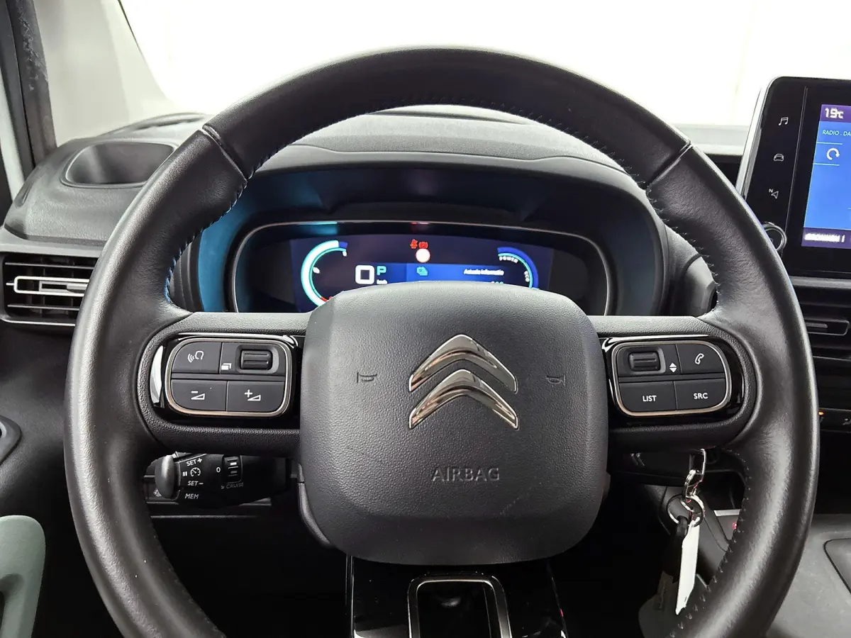 XL 136pk Feel 7p. 50 kWh Automaat | Apple Carplay/Android Auto | Airco | Cruise Control | Parkeersensoren | IsoFix |