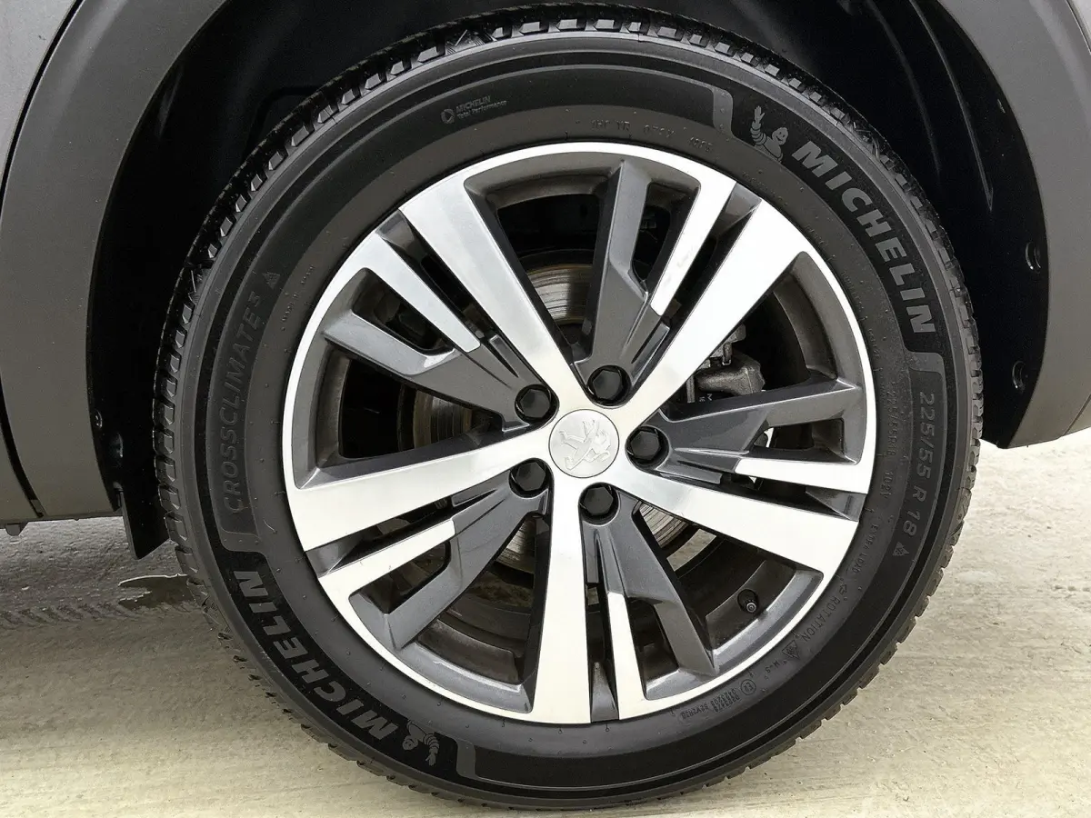 1.2 130pk Blue Lease Allure Automaat | Navigatie | Elektrische Achterklep | Climate Control | Cruise Control | Dodehoekdetectie |
