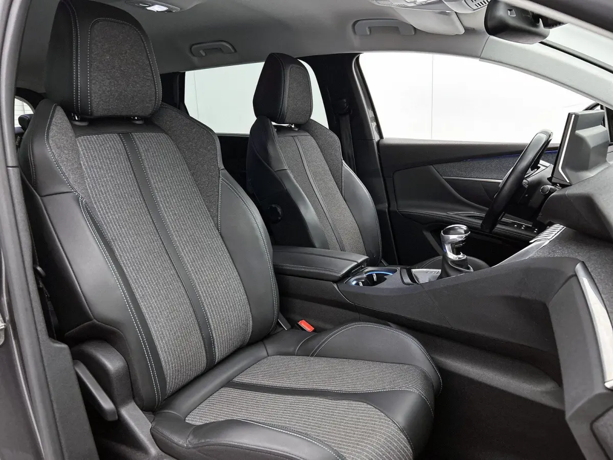 1.2 130pk Blue Lease Allure Automaat | Navigatie | Elektrische Achterklep | Climate Control | Cruise Control | Dodehoekdetectie |
