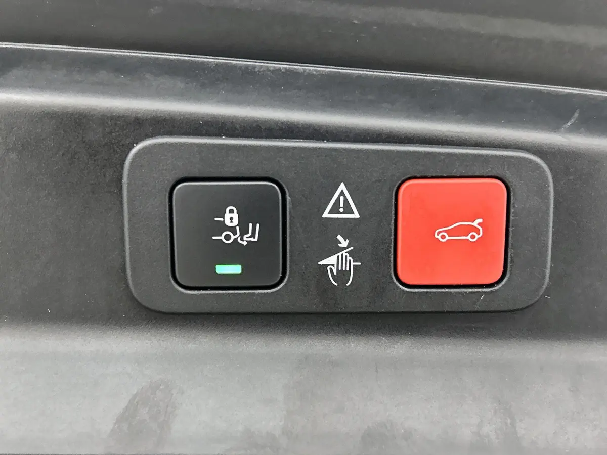 1.2 130pk Blue Lease Allure Automaat | Navigatie | Elektrische Achterklep | Climate Control | Cruise Control | Dodehoekdetectie |