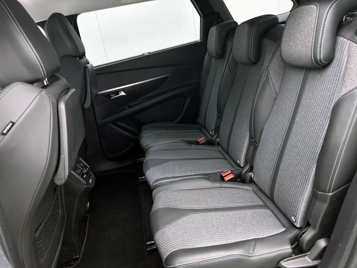 1.2 130pk Blue Lease Allure Automaat | Navigatie | Elektrische Achterklep | Climate Control | Cruise Control | Dodehoekdetectie |