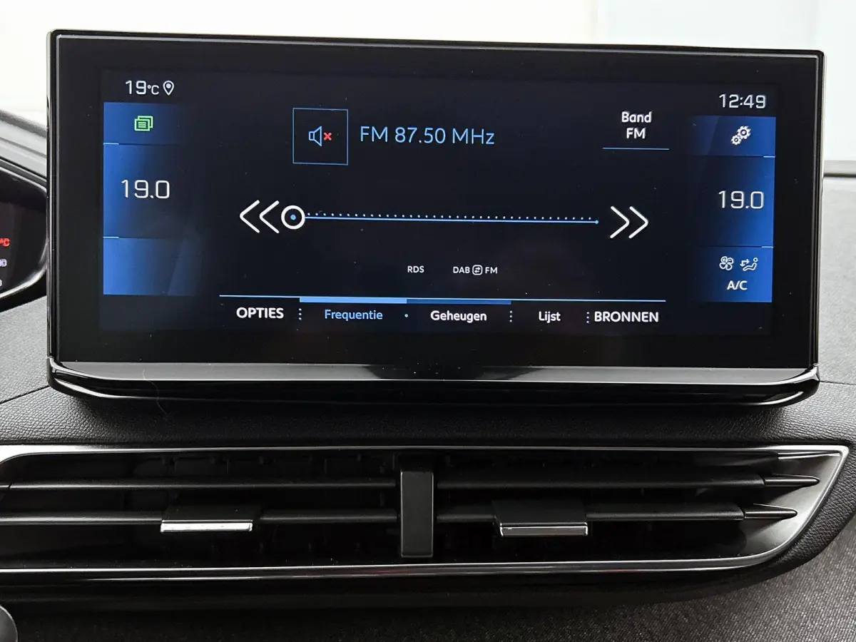 1.2 130pk Blue Lease Allure Automaat | Navigatie | Elektrische Achterklep | Climate Control | Cruise Control | Dodehoekdetectie |