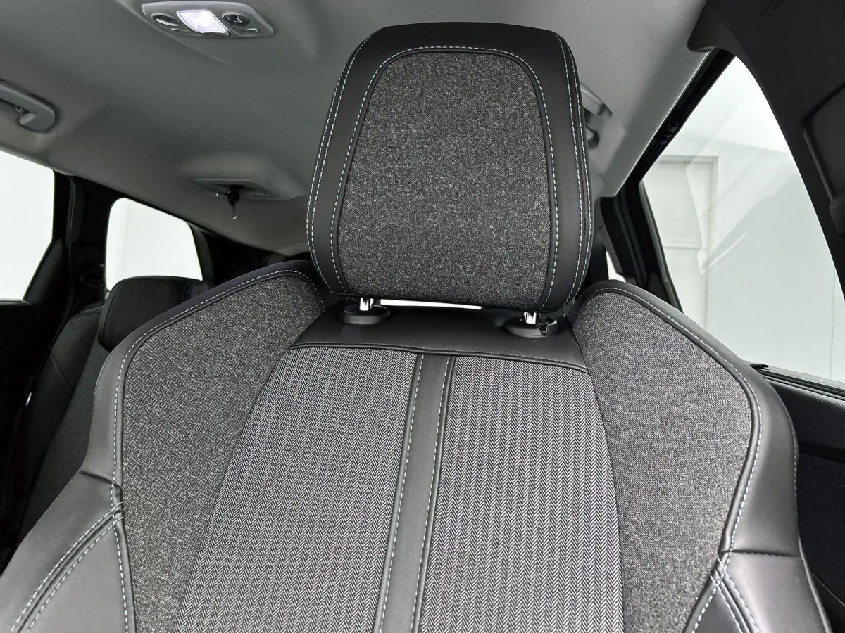 1.2 130pk Blue Lease Allure Automaat | Navigatie | Elektrische Achterklep | Climate Control | Cruise Control | Dodehoekdetectie |