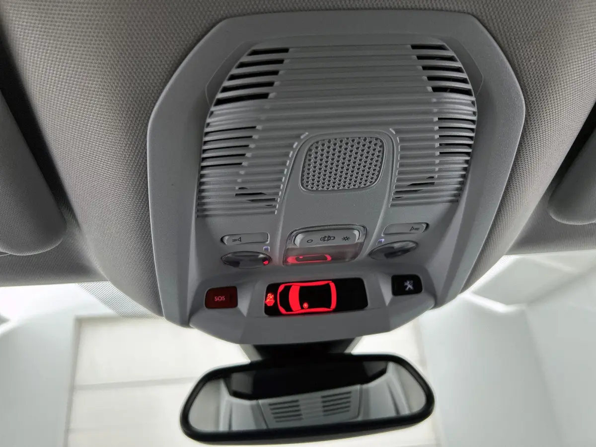 1.2 130pk Blue Lease Allure Automaat | Navigatie | Elektrische Achterklep | Climate Control | Cruise Control | Dodehoekdetectie |