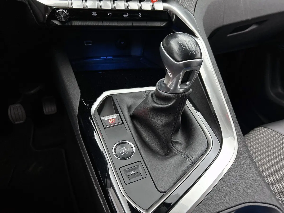 1.2 130pk Blue Lease Allure Automaat | Navigatie | Elektrische Achterklep | Climate Control | Cruise Control | Dodehoekdetectie |