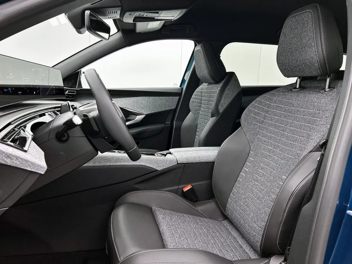 210pk Allure 73 kWh 7p Automaat | Navigatie | 360 Camera | Adaptieve Cruise Control | Alarmklasse 3 | Dodehoekdetectie | Lendensteunen | Stoel-/Stuurverwarming |