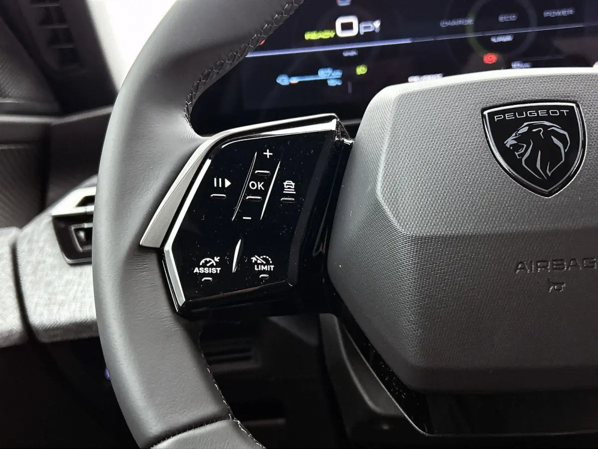 210pk Allure 73 kWh 7p Automaat | Navigatie | 360 Camera | Adaptieve Cruise Control | Alarmklasse 3 | Dodehoekdetectie | Lendensteunen | Stoel-/Stuurverwarming |