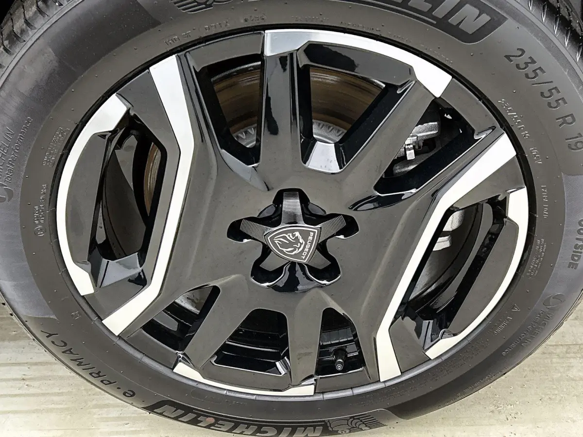 210pk Allure 73 kWh 7p Automaat | Navigatie | 360 Camera | Adaptieve Cruise Control | Alarmklasse 3 | Dodehoekdetectie | Lendensteunen | Stoel-/Stuurverwarming |
