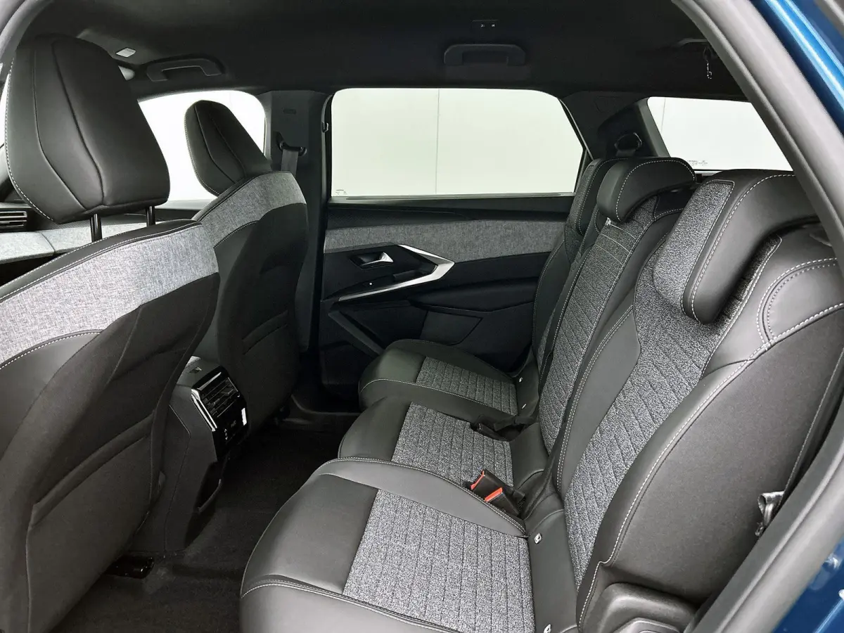 210pk Allure 73 kWh 7p Automaat | Navigatie | 360 Camera | Adaptieve Cruise Control | Alarmklasse 3 | Dodehoekdetectie | Lendensteunen | Stoel-/Stuurverwarming |