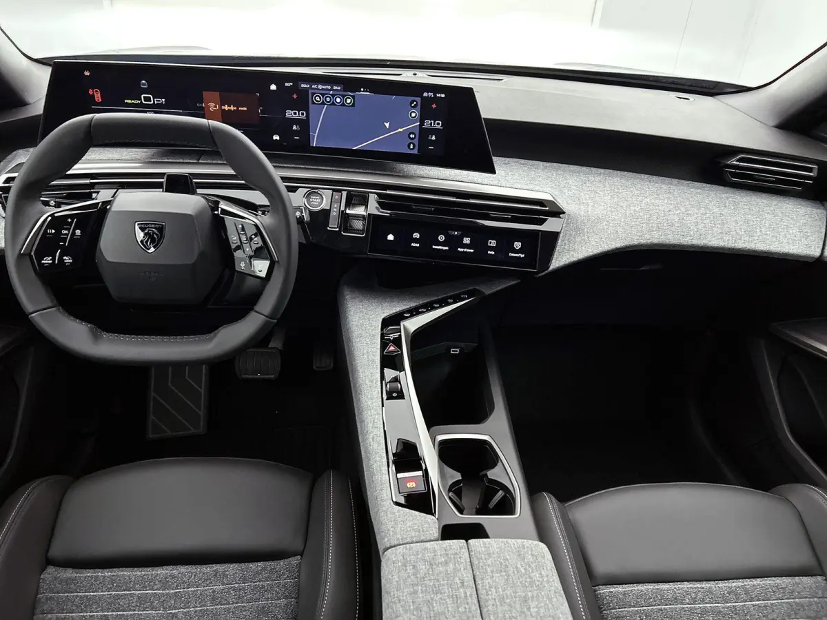 210pk Allure 73 kWh 7p Automaat | Navigatie | 360 Camera | Adaptieve Cruise Control | Alarmklasse 3 | Dodehoekdetectie | Lendensteunen | Stoel-/Stuurverwarming |