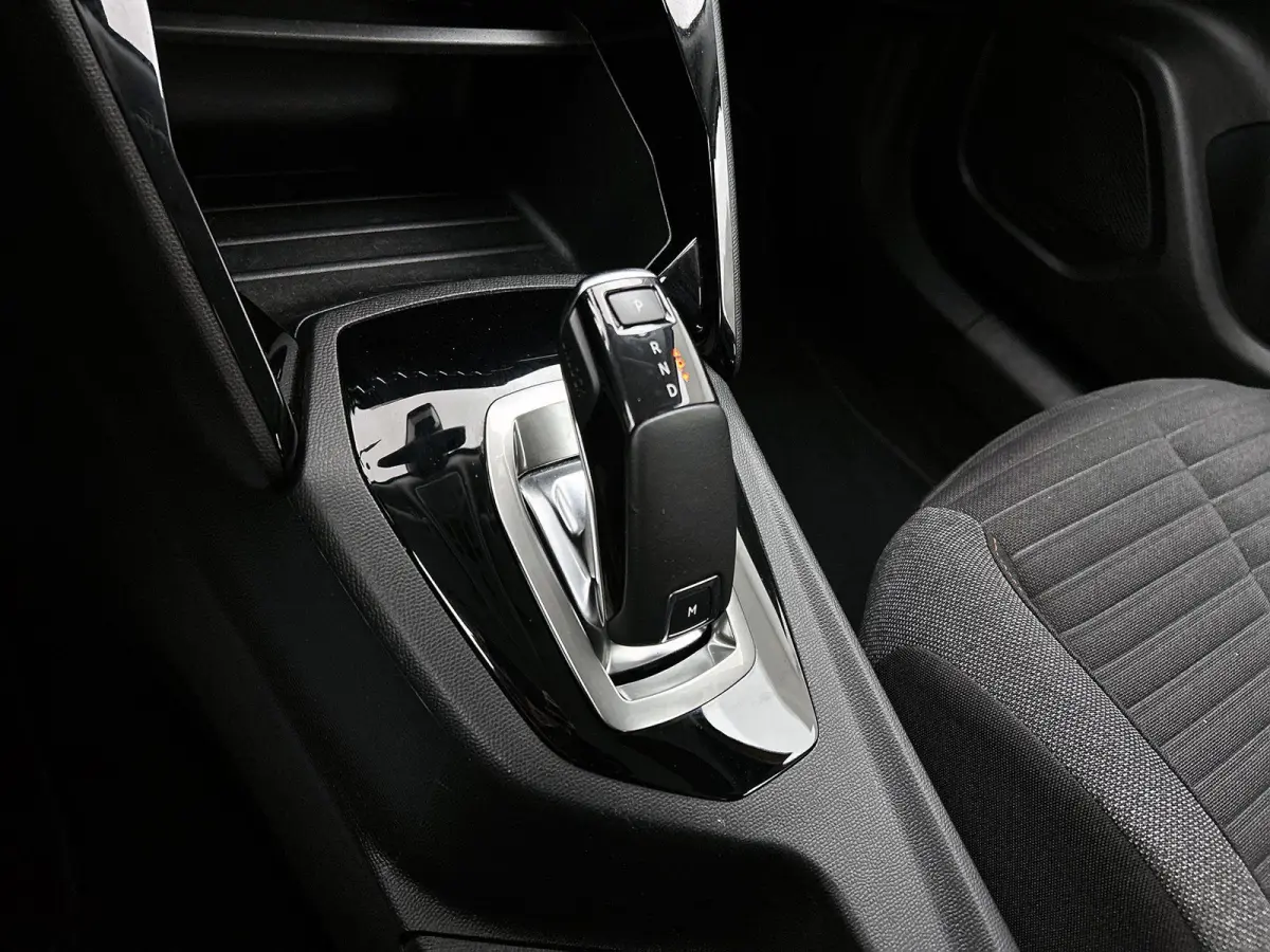 1.2 130pk Active Pack Automaat | Apple Carplay/Android Auto | Climate Control | Cruise Control | 16"LMV | DAB+ Radio |