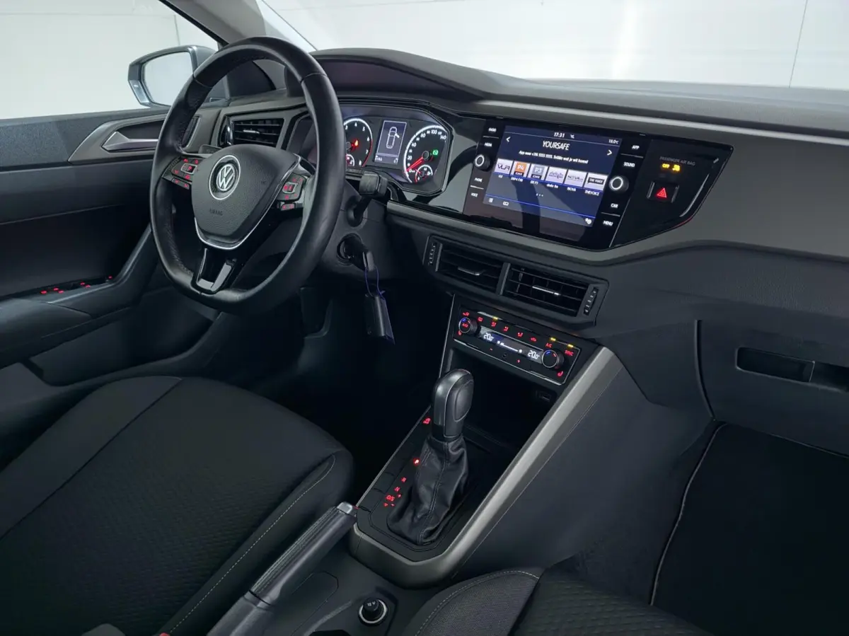 1.0 TSI 17” R-Line DSG CarPlay Stoelverwarming