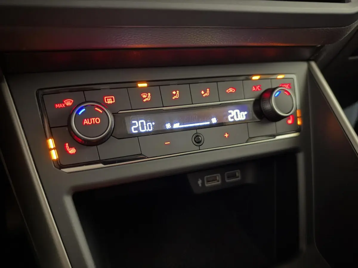 1.0 TSI 17” R-Line DSG CarPlay Stoelverwarming