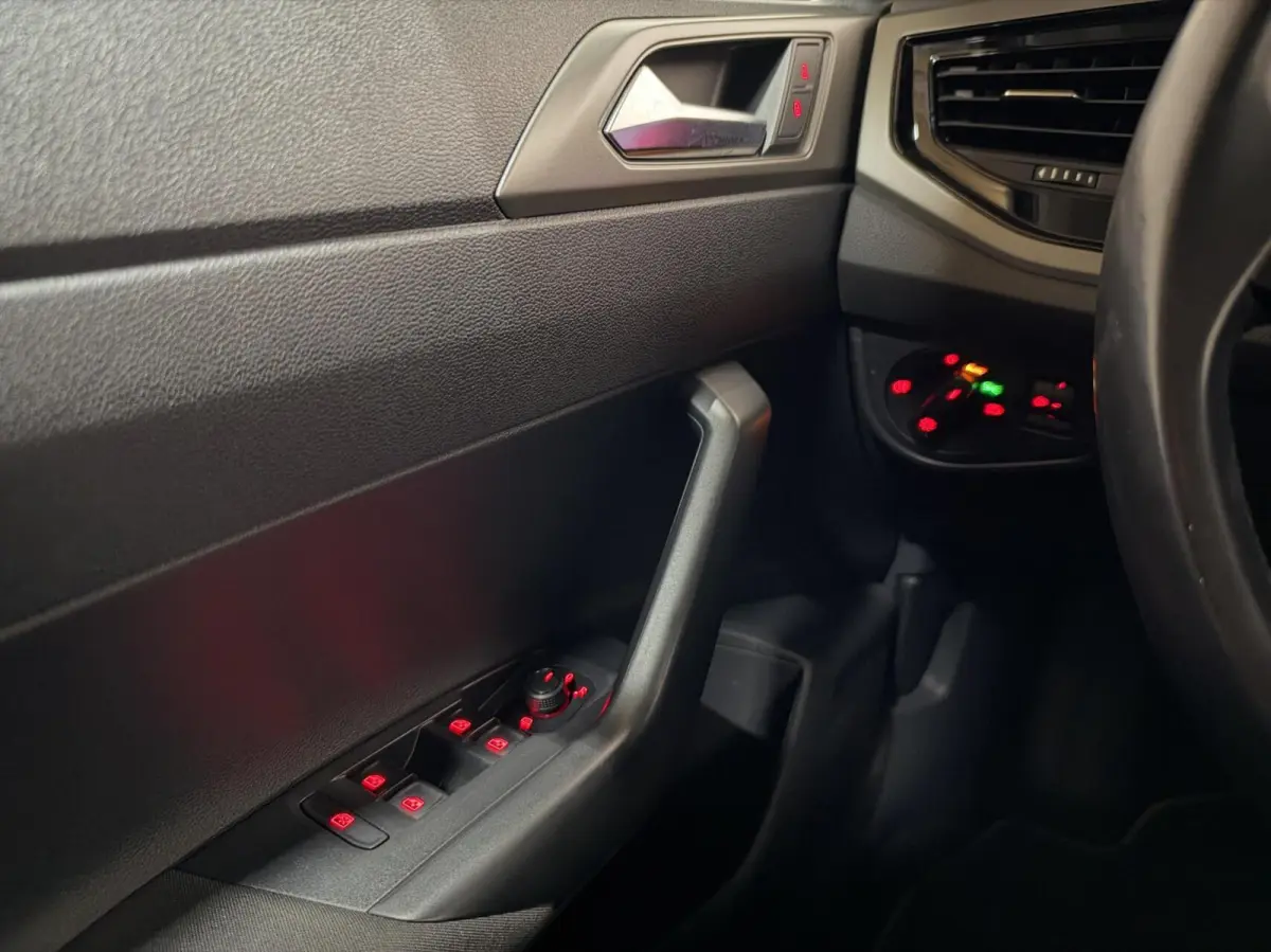 1.0 TSI 17” R-Line DSG CarPlay Stoelverwarming