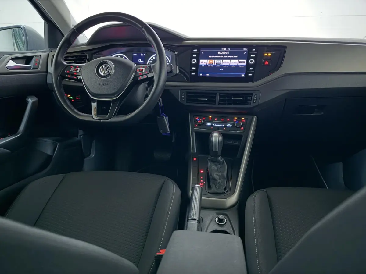 1.0 TSI 17” R-Line DSG CarPlay Stoelverwarming