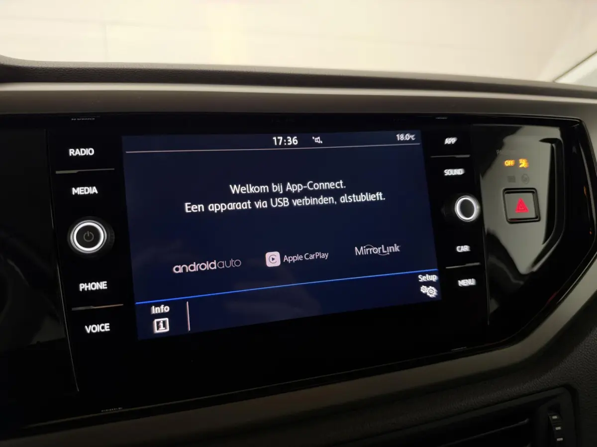 1.0 TSI 17” R-Line DSG CarPlay Stoelverwarming
