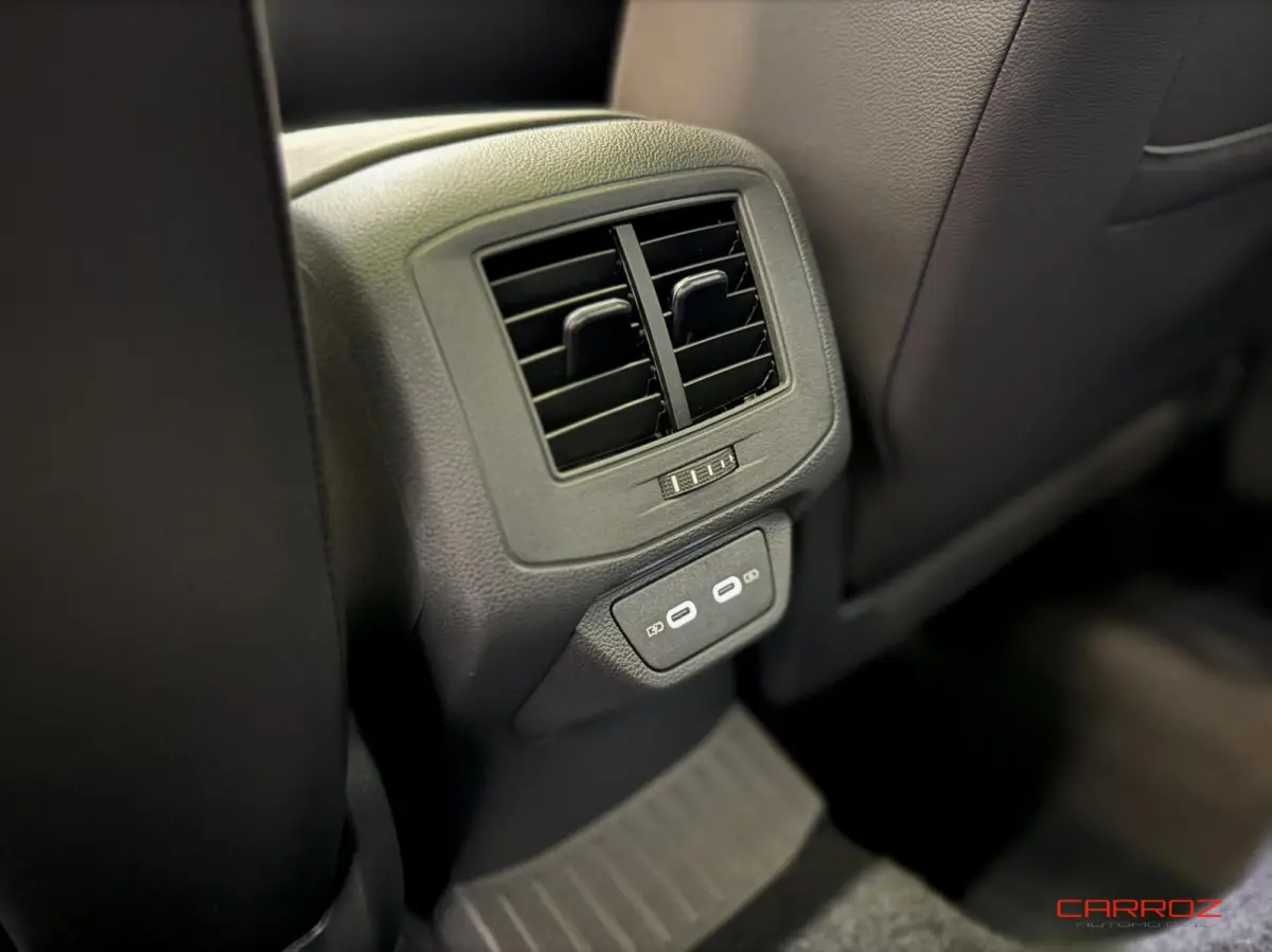 1.5 TSI R-Line Pana IQ Camera CarPlay ACC