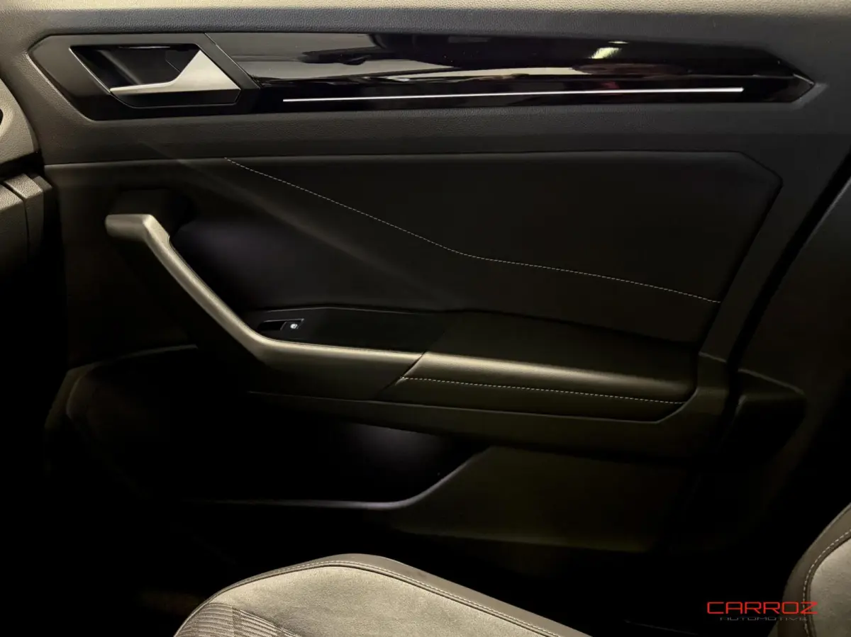 1.5 TSI R-Line Pana IQ Camera CarPlay ACC