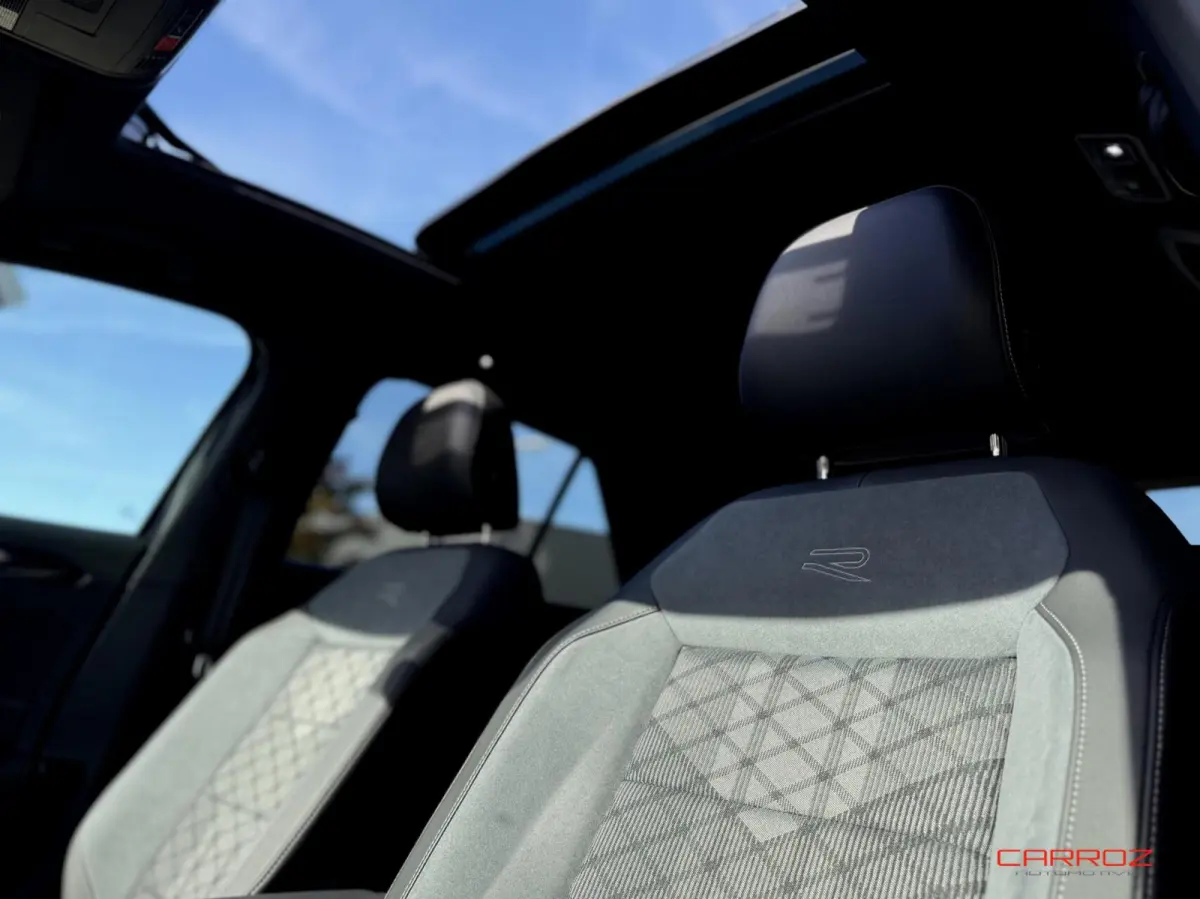 1.5 TSI R-Line Pana IQ Camera CarPlay ACC