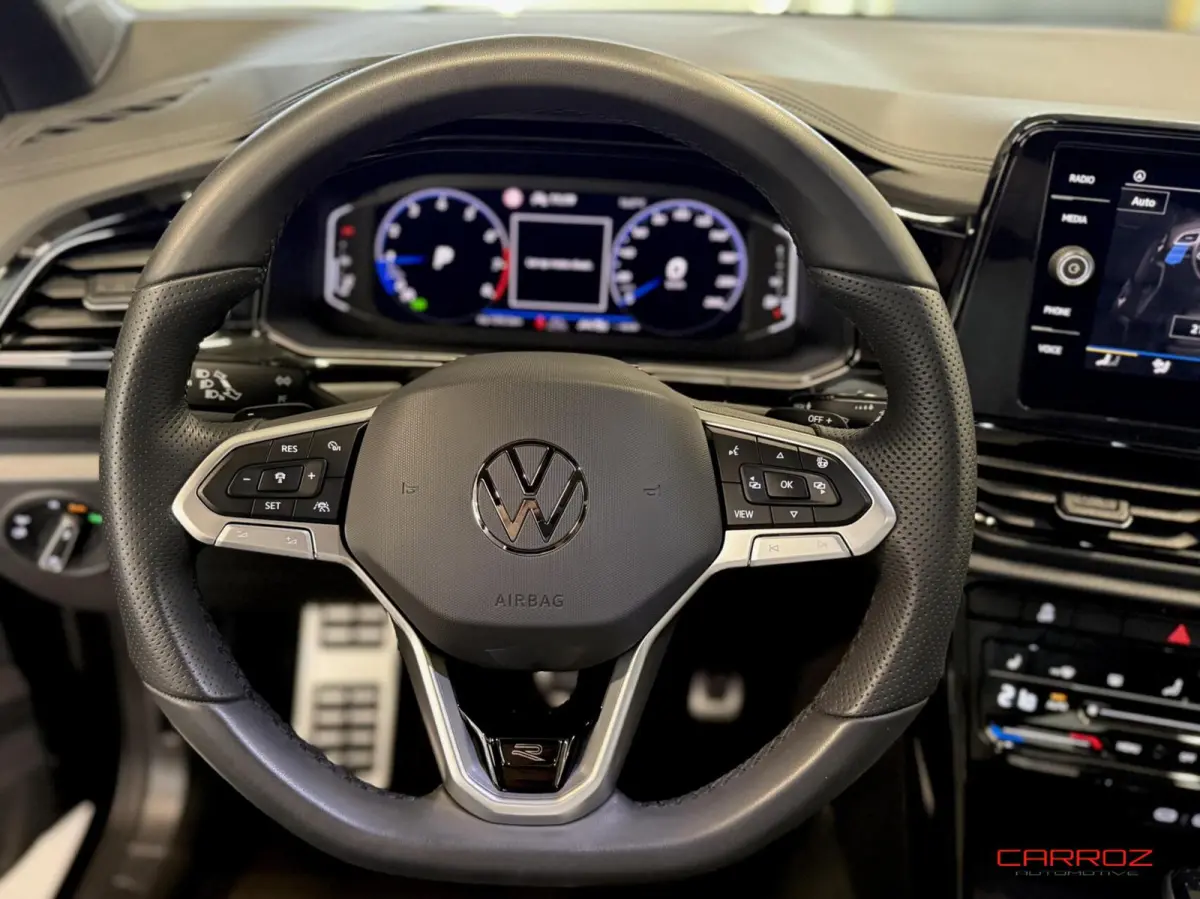 1.5 TSI R-Line Pana IQ Camera CarPlay ACC