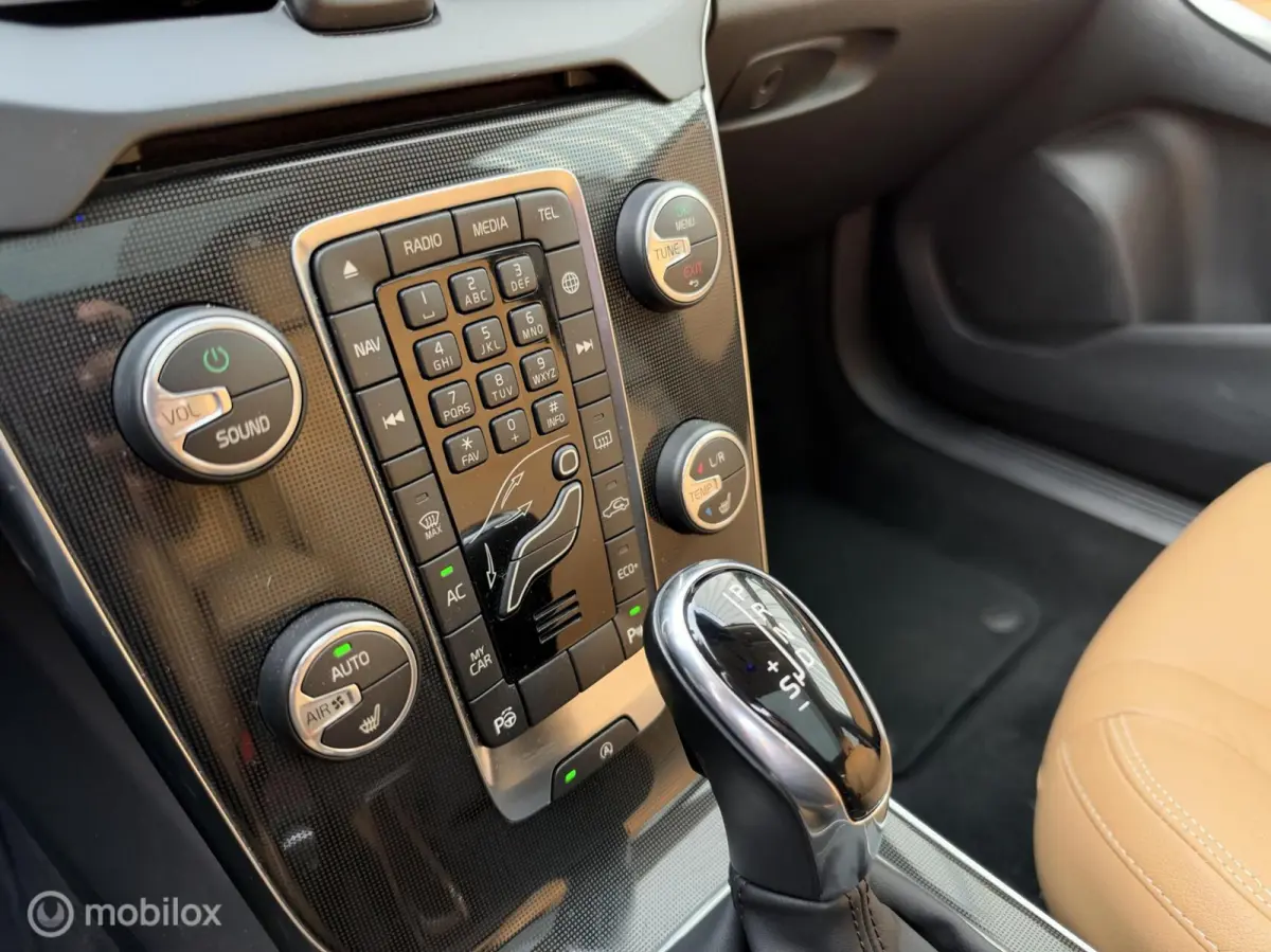 1.5 T3 Polar+ Luxury | Aut | NAP | Camera | Harman Kardon | LED | Pano | Leder | Dealer onderhouden |