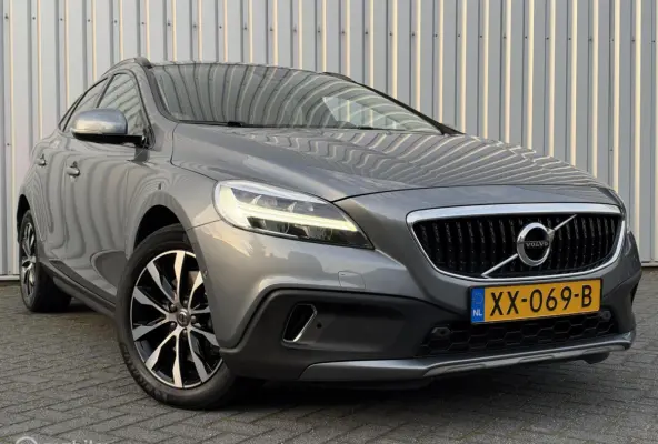 1.5 T3 Polar+ Luxury | Aut | NAP | Camera | Harman Kardon | LED | Pano | Leder | Dealer onderhouden |