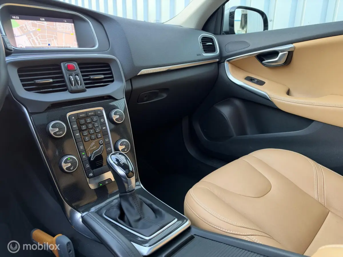 1.5 T3 Polar+ Luxury | Aut | NAP | Camera | Harman Kardon | LED | Pano | Leder | Dealer onderhouden |