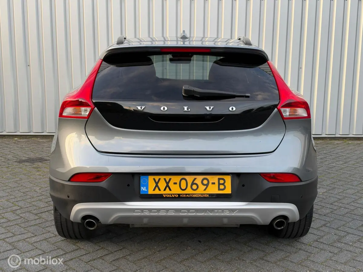 1.5 T3 Polar+ Luxury | Aut | NAP | Camera | Harman Kardon | LED | Pano | Leder | Dealer onderhouden |