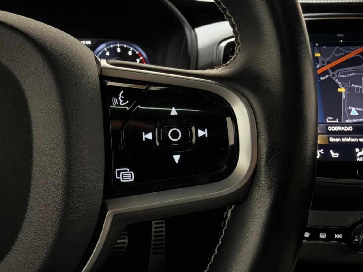 2.0 T8 Recharge AWD R-Design Polestar Pano H/K Luchtvering