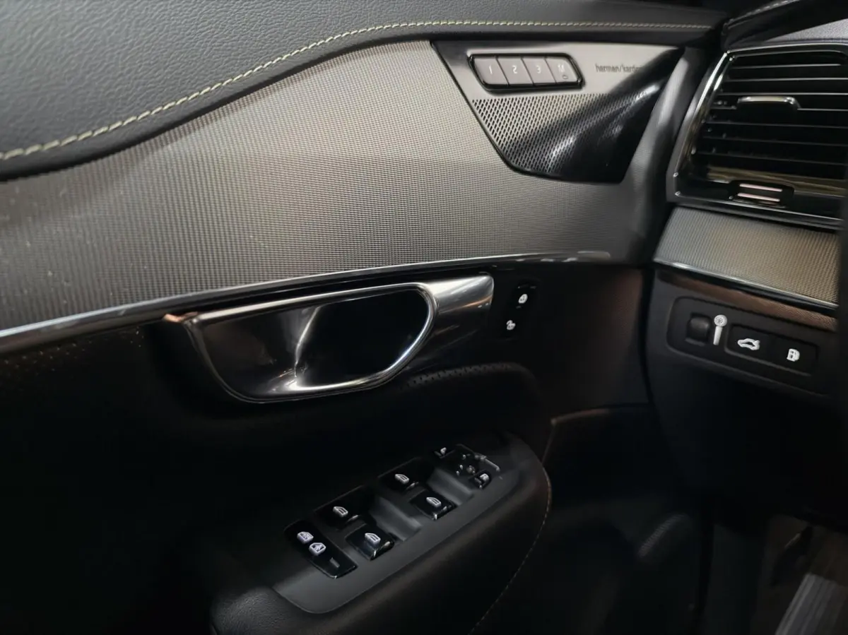 2.0 T8 Recharge AWD R-Design Polestar Pano H/K Luchtvering
