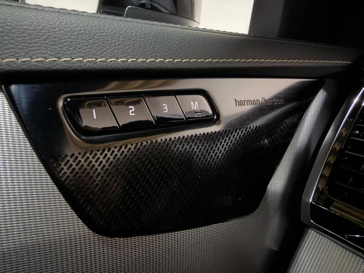 2.0 T8 Recharge AWD R-Design Polestar Pano H/K Luchtvering
