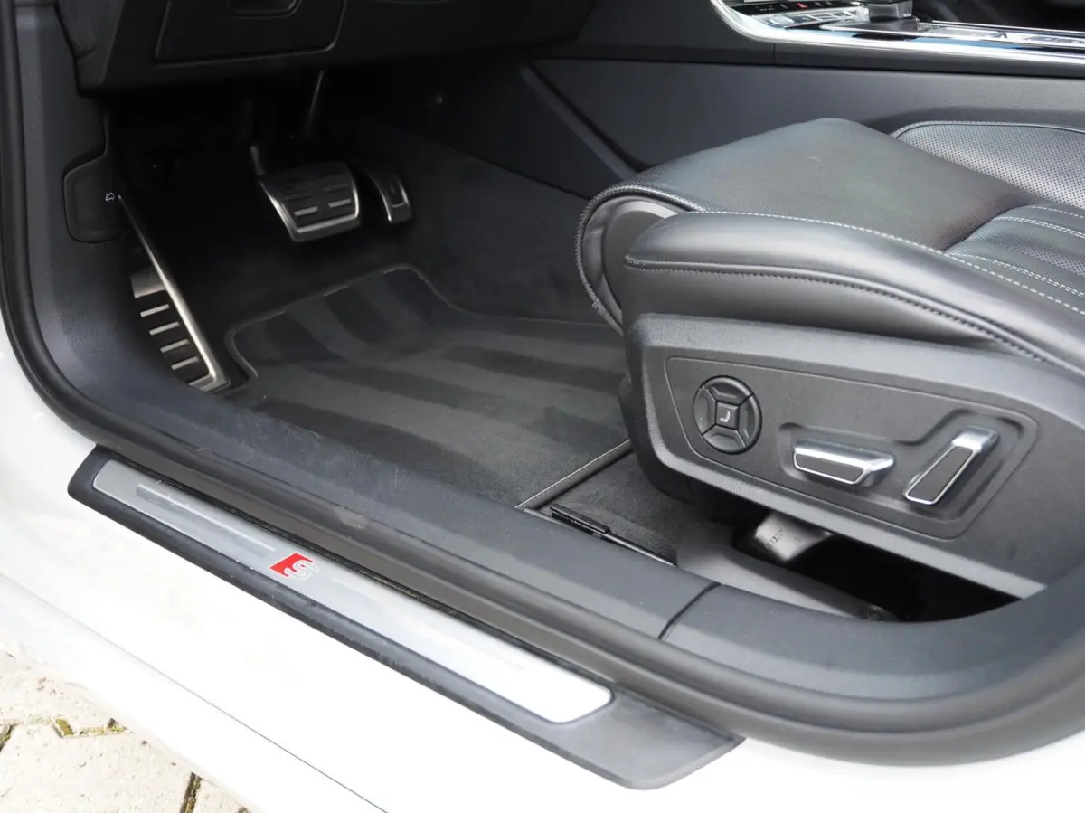 55 TFSI e S-Line Quattro Competition 367PK | 360 | Pano | Stoelventilatie | Stoelmassage & Verwarming Voor & Achter | Leder | Memory | Keyless | Origineel 20'' | Matrix Led | Digital Dash | 