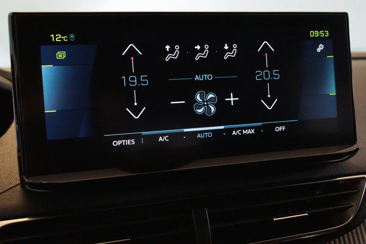 1.6 HYbrid 225 GT | NAVI / APPCONNECT | CAMERA + PDC | ADAP CRUISE | SCHUIF / KANTELDAK | LANE-ASSIST / WARNING |