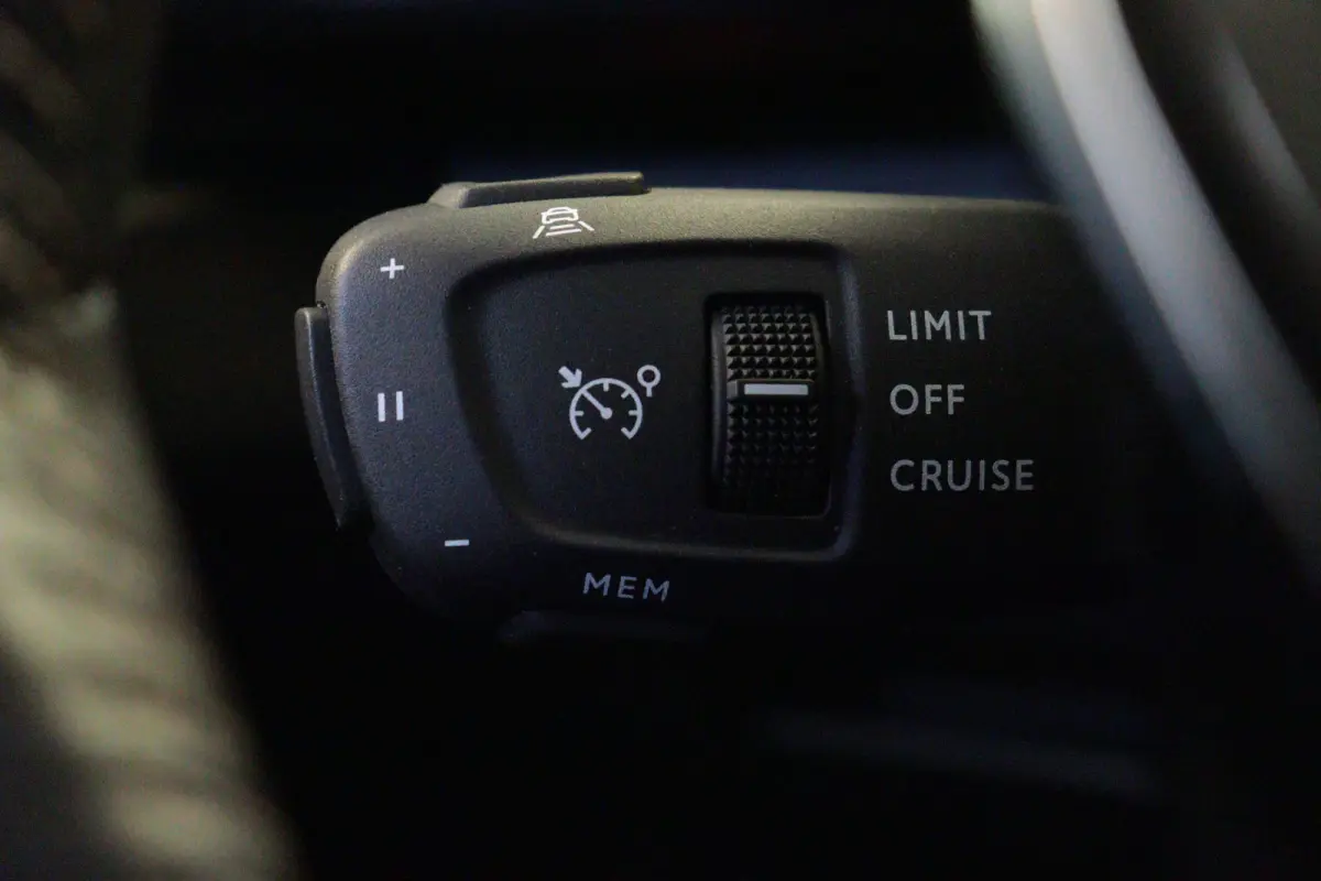 1.6 HYbrid 225 GT | NAVI / APPCONNECT | CAMERA + PDC | ADAP CRUISE | SCHUIF / KANTELDAK | LANE-ASSIST / WARNING |