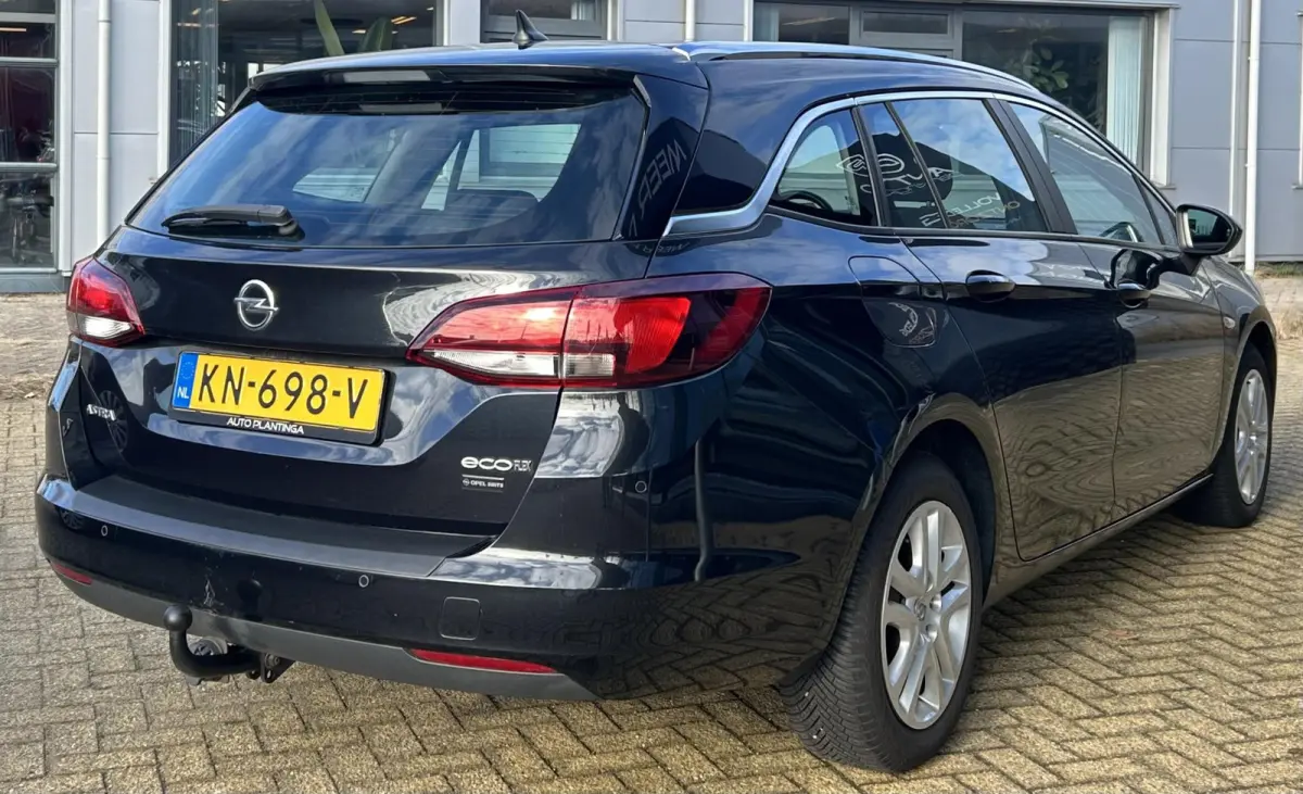1.0 Business+ 105PK | Nette Staat | NL AUTO | NAP | Volledige Onderhoudshistorie BOSCH Carservice | Nieuwe APK | Trekhaak | Comfort Stoelen | Navigatie | Parkeersensoren Voor en Achter | DAB