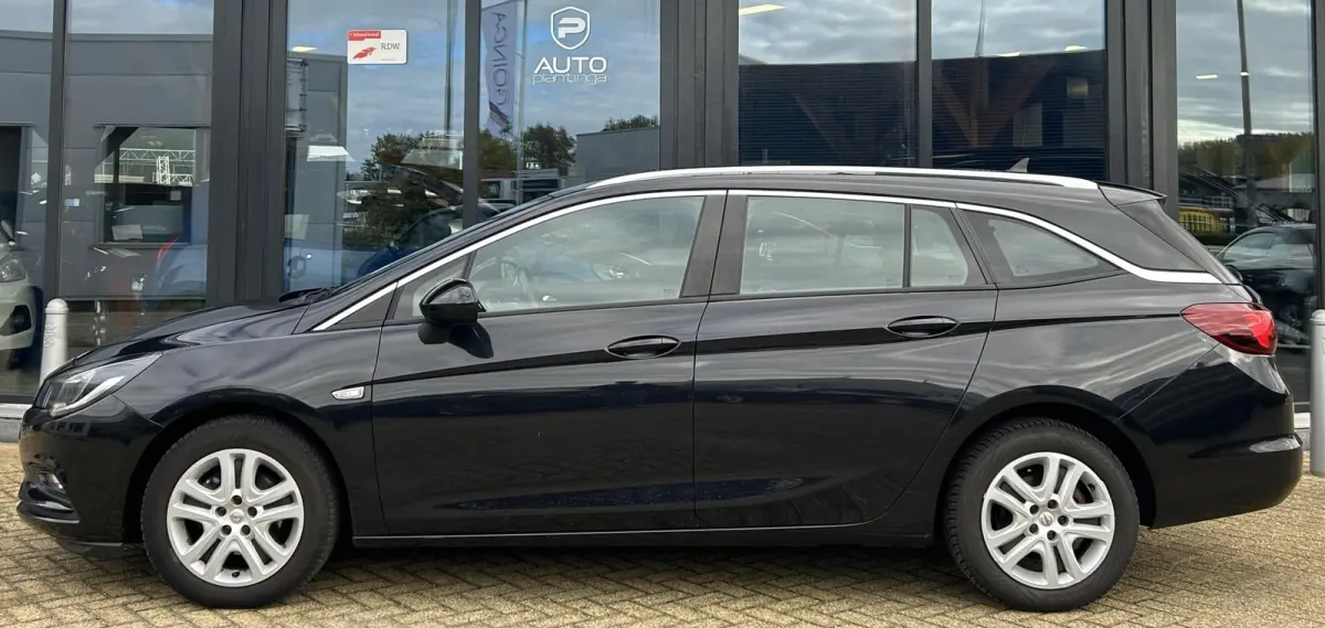 1.0 Business+ 105PK | Nette Staat | NL AUTO | NAP | Volledige Onderhoudshistorie BOSCH Carservice | Nieuwe APK | Trekhaak | Comfort Stoelen | Navigatie | Parkeersensoren Voor en Achter | DAB