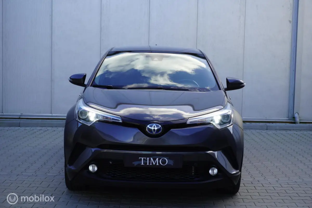 1.8 Hybrid Executive