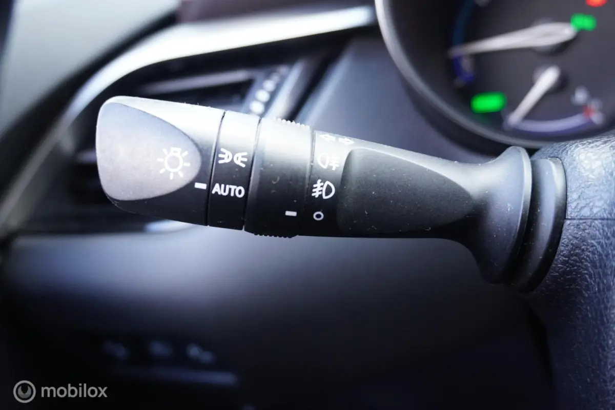 1.8 Hybrid Executive