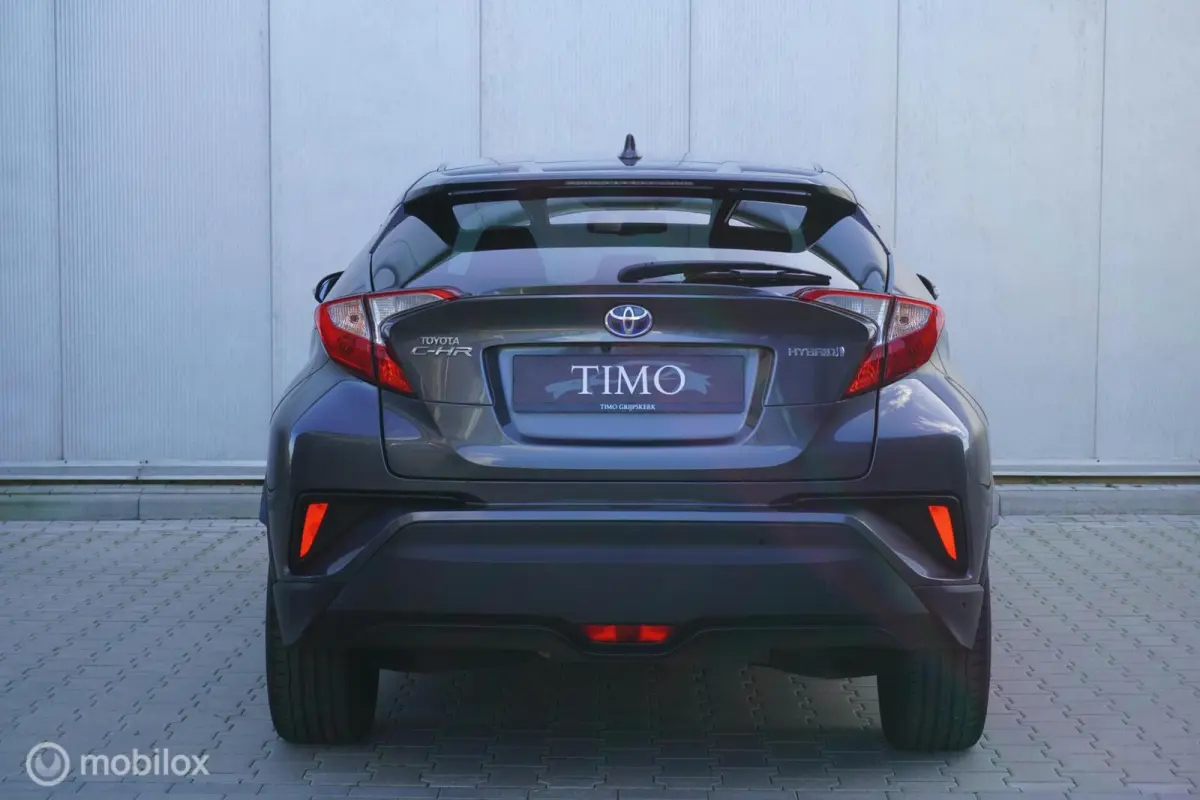 1.8 Hybrid Executive