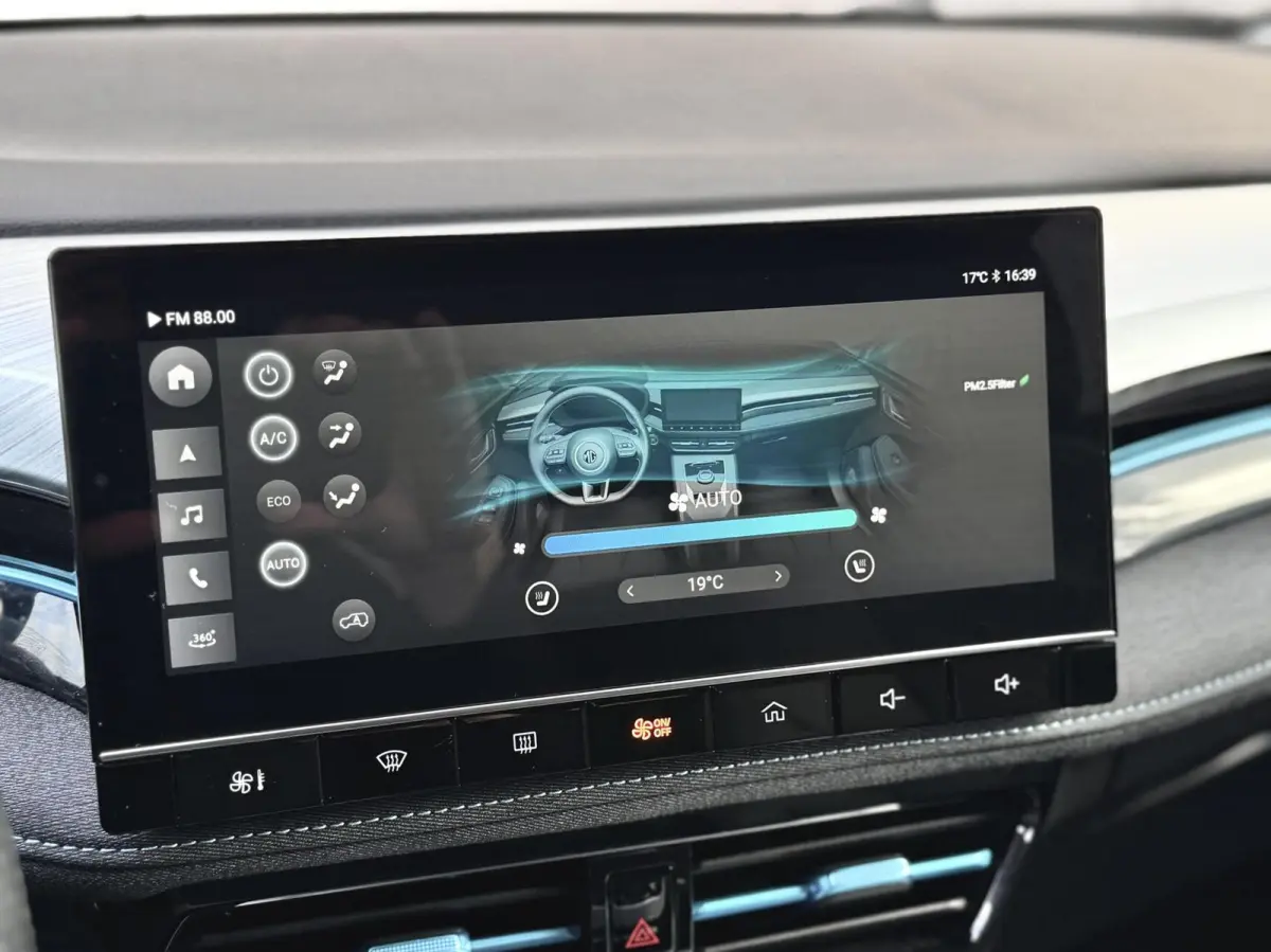 Electric 50 kWh Luxury | 360° | ACC | Leder