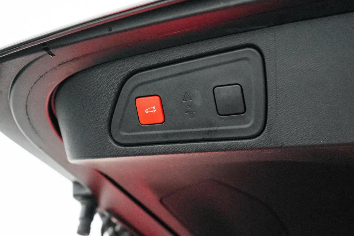 1.6 Plug-in Hybrid 180 Feel